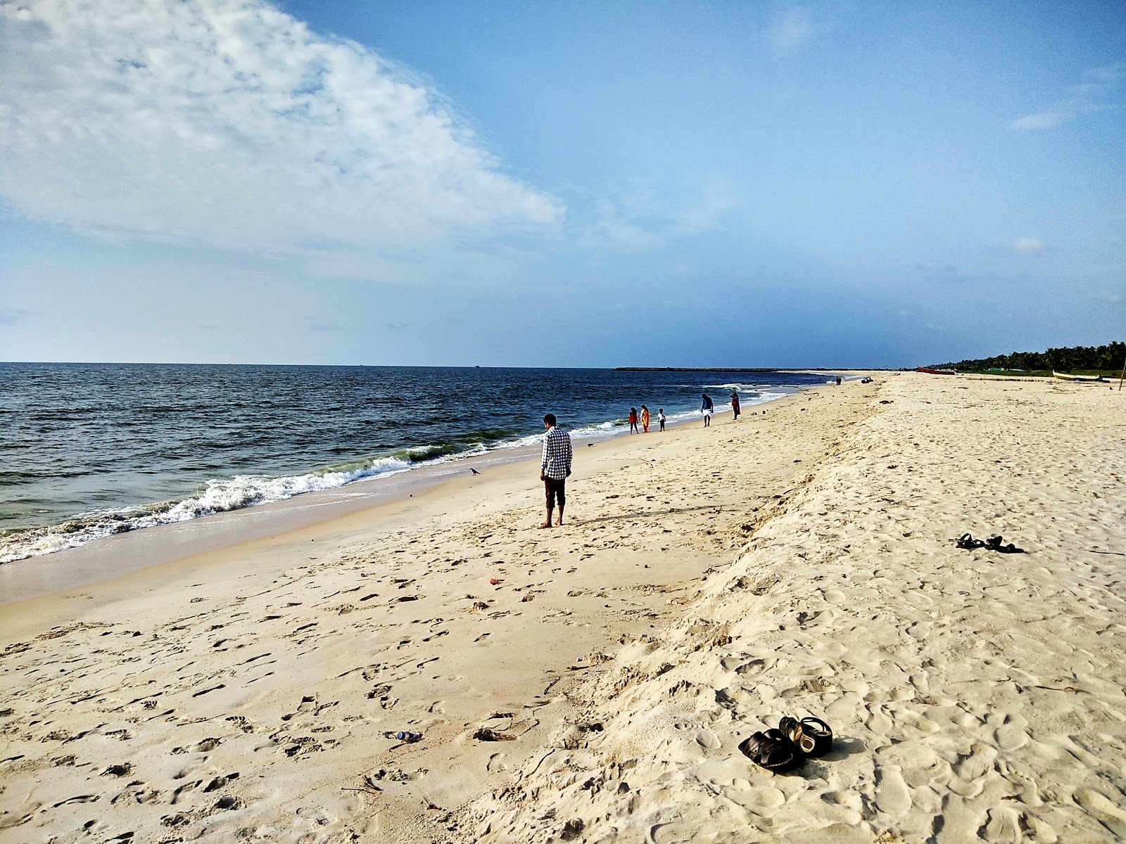 Fotografija Arthunkkal Beach z svetel pesek površino