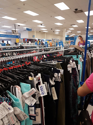 Clothing Store «Ross Dress for Less», reviews and photos, 4425 N Oracle Rd, Tucson, AZ 85705, USA