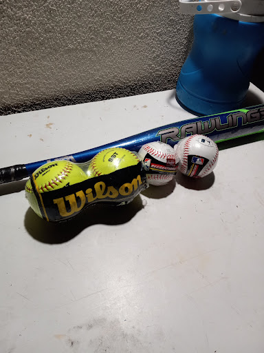 Sporting Goods Store «Big 5 Sporting Goods - Pico Rivera», reviews and photos, 9426 Whittier Blvd, Pico Rivera, CA 90660, USA