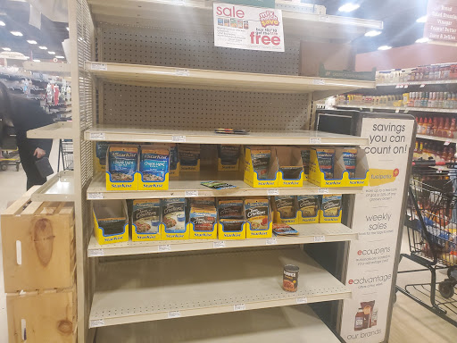 Supermarket «Giant Eagle Supermarket», reviews and photos, 1201 Mentor Ave, Painesville, OH 44077, USA