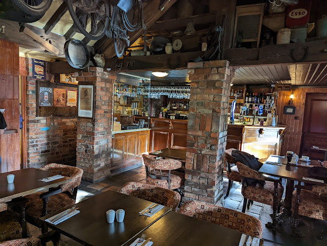 Robert Stewart's - (Belfast Pubs | Traditional Irish Pubs Belfast | Pub Grub Belfast) - Pub