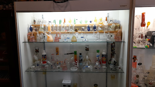 Tobacco Shop «Little Canada Smoke Shop & Specialties LLC», reviews and photos, 37 Little Canada Rd E, St Paul, MN 55117, USA