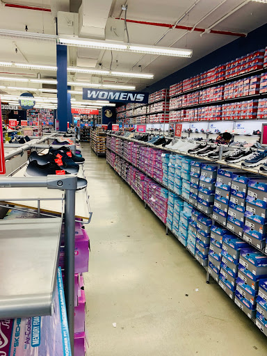 Shoe Store «SKECHERS Factory Outlet», reviews and photos, 163-11 Jamaica Ave, Jamaica, NY 11432, USA