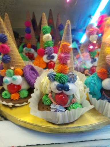 Ice Cream Shop «Chocolate Shoppe Ice Cream», reviews and photos, 5337 W Devon Ave, Chicago, IL 60646, USA