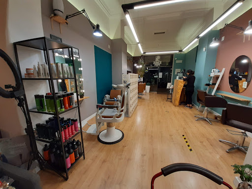 EME Taller del Cabello en Gandia, Valencia