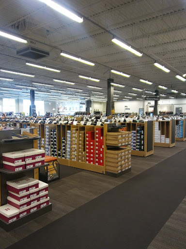 Shoe Store «DSW Designer Shoe Warehouse», reviews and photos, 135 NJ-35, Eatontown, NJ 07724, USA