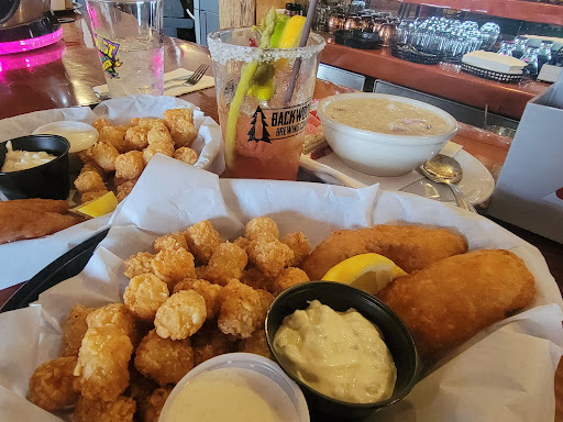 Bar & Grill «Snug Harbor Bar and Grill», reviews and photos, 5001 SW Hwy 101, Lincoln City, OR 97367, USA