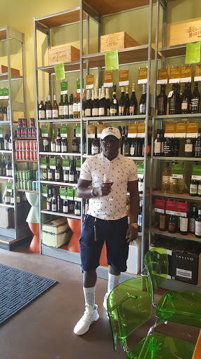 Wine Store «House Wine», reviews and photos, 644 High St, Columbus, OH 43085, USA