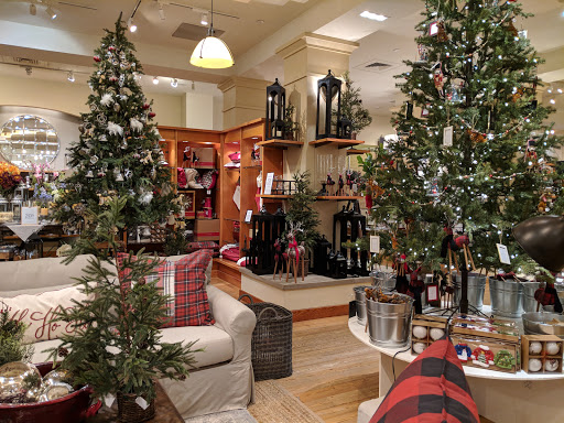 Furniture Store «Pottery Barn», reviews and photos, 75 Middlesex Turnpike #2001a, Burlington, MA 01803, USA