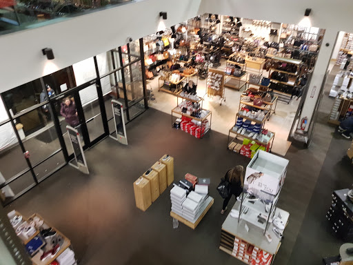 Shoe Store «DSW Designer Shoe Warehouse», reviews and photos, 60 NJ-17, Paramus, NJ 07652, USA