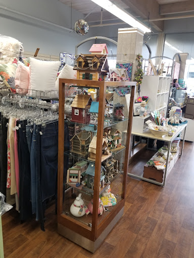Thrift Store «Second Edition Resale Shop», reviews and photos, 12505 NW Cornell Rd #13, Portland, OR 97229, USA