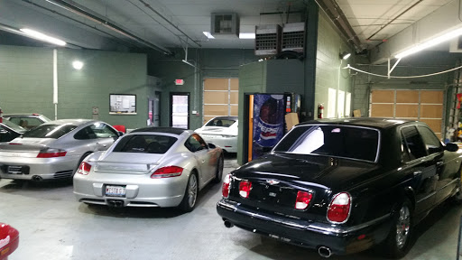 Luxury Imports Auto Sales and Service, 3975 W Algonquin Rd, Rolling Meadows, IL 60008, USA, 