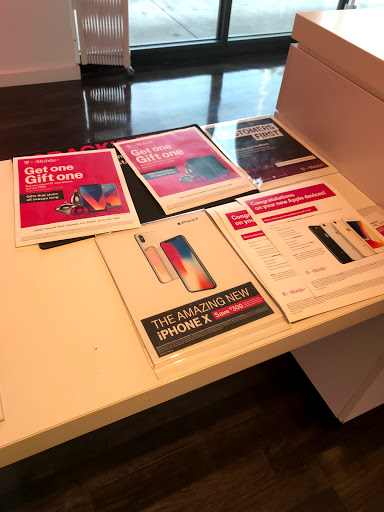Cell Phone Store «T-Mobile», reviews and photos, 35020 Newark Blvd, Newark, CA 94560, USA
