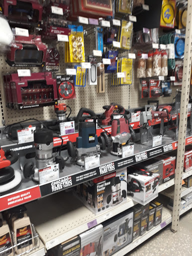 Hardware Store «Harbor Freight Tools», reviews and photos, 3428 E Silver Springs Blvd, Ocala, FL 34470, USA