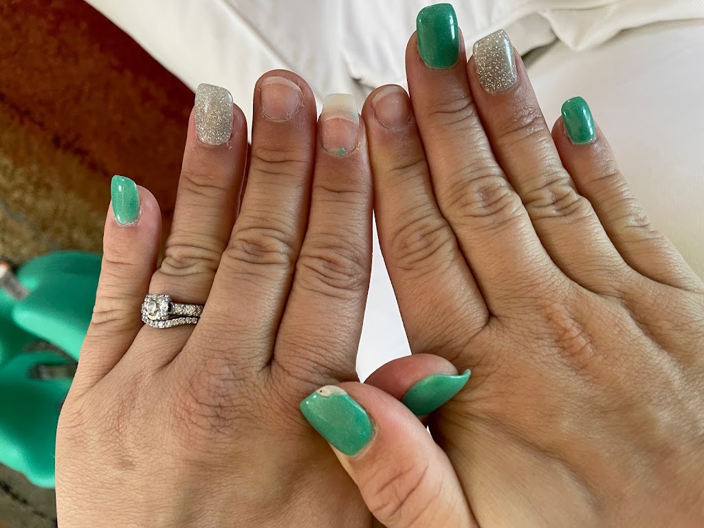 High Tech Nails 61761