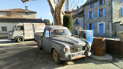 En 1900 et des poussieres Brocante Vide Greniers Old Timers à Roaix