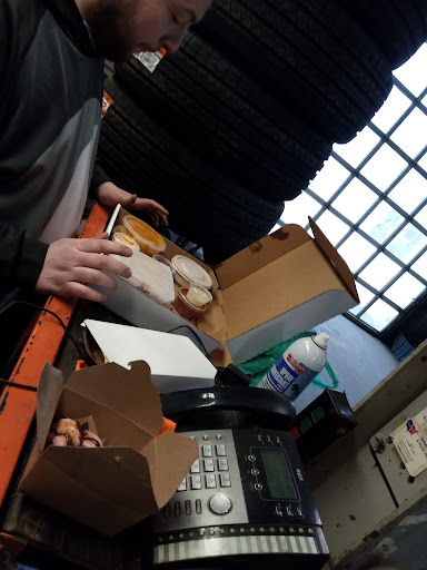 Tire Shop «Mavis Discount Tire», reviews and photos, 145 S Broadway, Saratoga Springs, NY 12866, USA