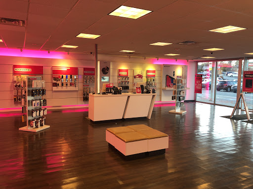 Cell Phone Store «T-Mobile», reviews and photos, 1660 Mineral Spring Ave, North Providence, RI 02904, USA