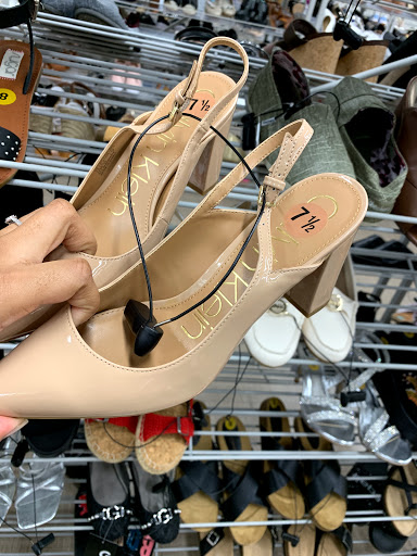 Clothing Store «Burlington Coat Factory», reviews and photos, 16590 N Fwy Service Rd, Conroe, TX 77384, USA