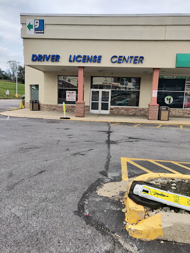 Shopping Mall «Lincoln Court Shopping Center», reviews and photos, 215 Lancaster Ave, Frazer, PA 19355, USA