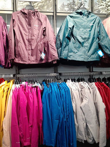 Sportswear Store «Columbia Sportswear Outlet at The Pike Outlets», reviews and photos, 35 Bay St, Long Beach, CA 90802, USA