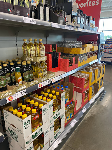 Shopping Mall «Concord Shopping Center», reviews and photos, 6119 Backlick Rd, Springfield, VA 22150, USA