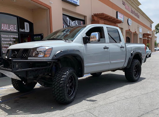 Los De Santiagos Auto Body image