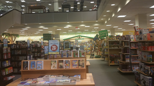Book Store «Barnes & Noble», reviews and photos, 100 Greyrock Pl, Stamford, CT 06901, USA