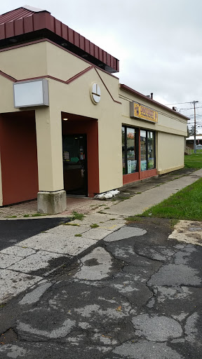 Pet Supply Store «Dog Daze Pet Shop», reviews and photos, 309 S Main St, North Syracuse, NY 13212, USA