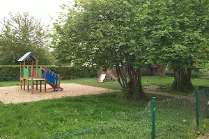 Square du Monument image