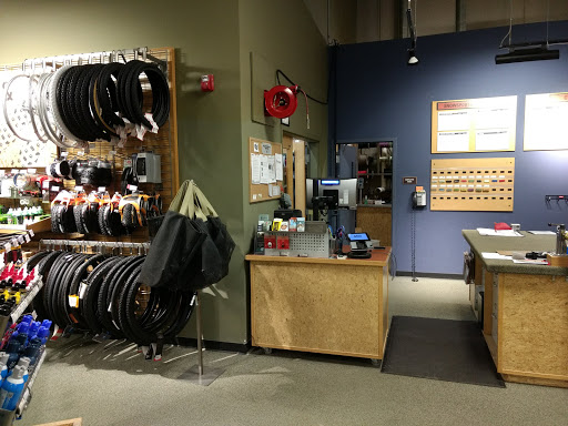 Camping Store «REI», reviews and photos, 11581 Fountains Dr, Maple Grove, MN 55369, USA