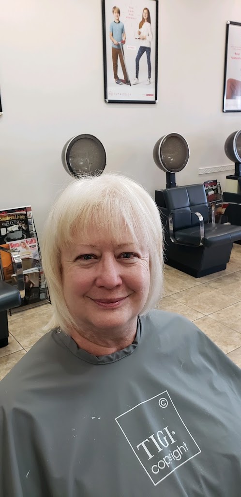 Fantastic Sams Cut & Color 77449