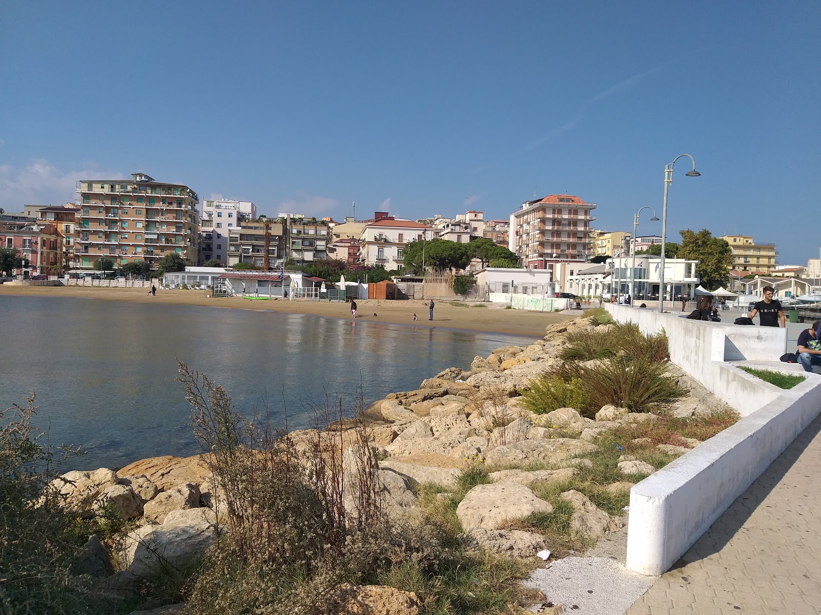 Photo de Crotone beach zone de station balnéaire