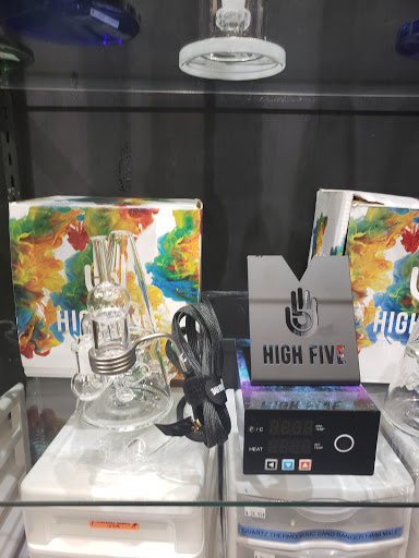 Tobacco Shop «Hazel Sky Smoke Shop San Pedro», reviews and photos, 7071 San Pedro Ave, San Antonio, TX 78216, USA