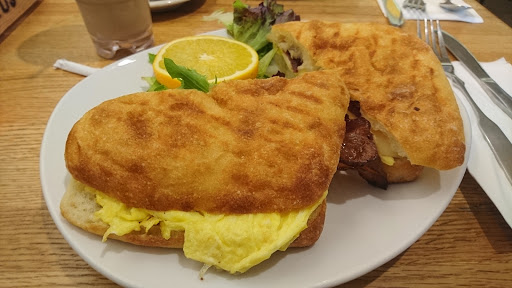 American Restaurant «Atticus Bookstore/Cafe», reviews and photos, 1082 Chapel St, New Haven, CT 06510, USA