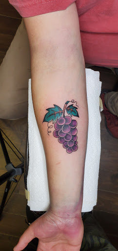 Tattoo Shop «Haight Ashbury Tattoo and Piercing», reviews and photos, 1525 Haight St, San Francisco, CA 94117, USA