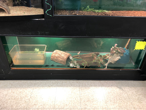 Pet Store «Planet Pet», reviews and photos, 1093 W Eads Pkwy, Lawrenceburg, IN 47025, USA