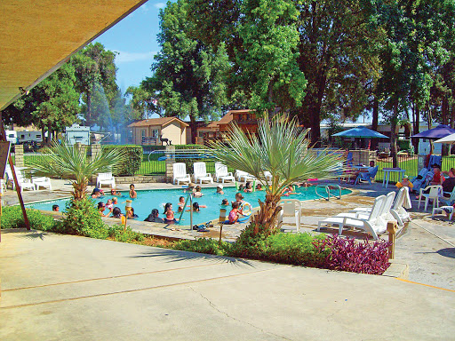 Cherry Valley Lakes RV Resort