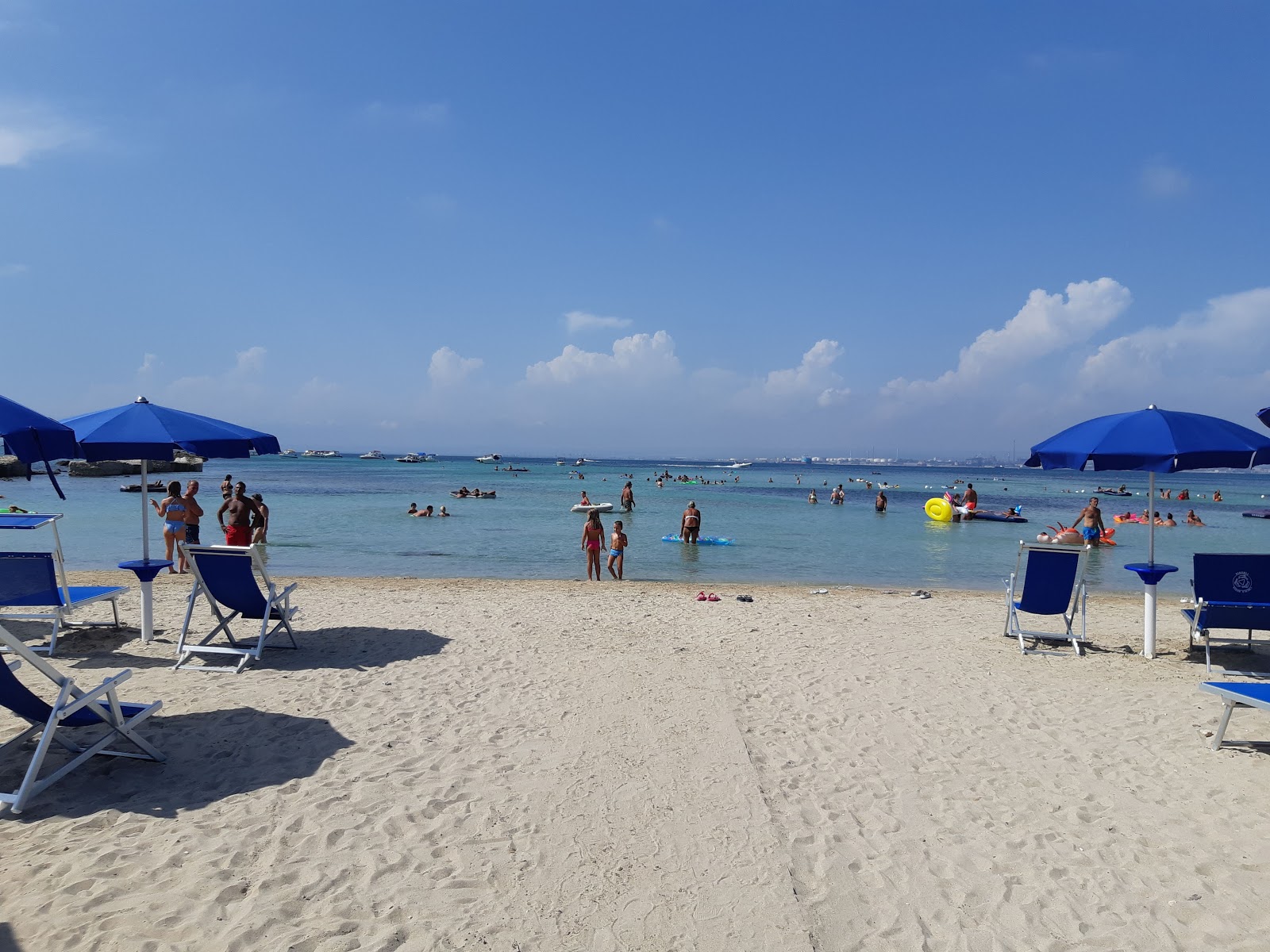 Photo de Spiaggia di San Vito avec un niveau de propreté de assez propre