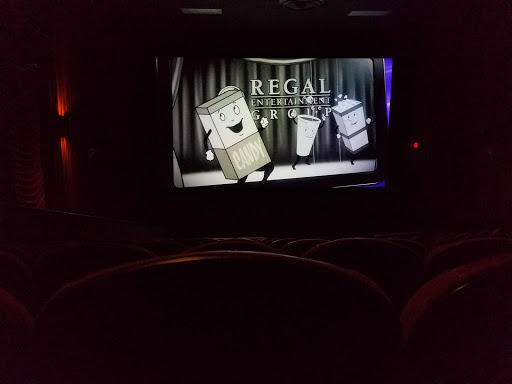Movie Theater «Regal Cinemas Georgesville Square 16», reviews and photos, 1800 Georgesville Square Dr, Columbus, OH 43228, USA