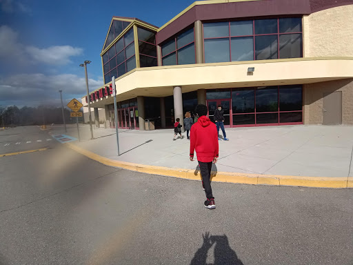 Movie Theater «Rave Cinemas Flint West», reviews and photos, 1591 S Graham Rd, Flint, MI 48532, USA