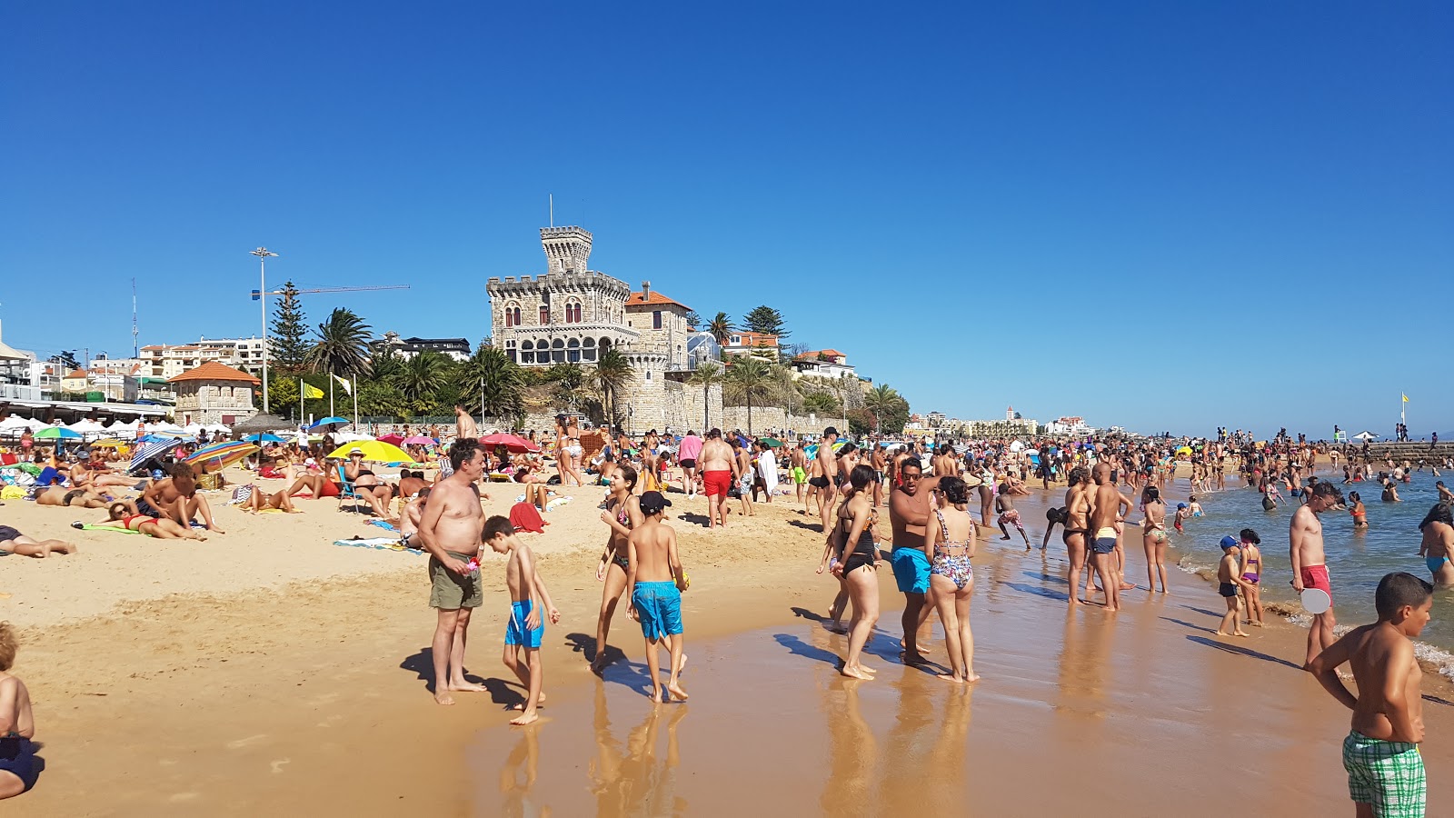 Praia do Tamariz'in fotoğrafı - Çocuklu aile gezginleri için önerilir
