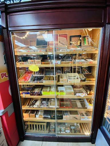 Liquor Store «Liquor & Cigars», reviews and photos, 10449 Gibsonton Dr, Riverview, FL 33578, USA
