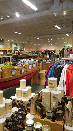 Clothing Store «L.L. Bean Outlet», reviews and photos, 31 Gusabel Ave, Nashua, NH 03063, USA