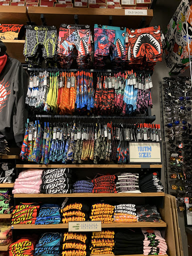 Clothing Store «Zumiez», reviews and photos, 300 Monticello Ave #193, Norfolk, VA 23510, USA