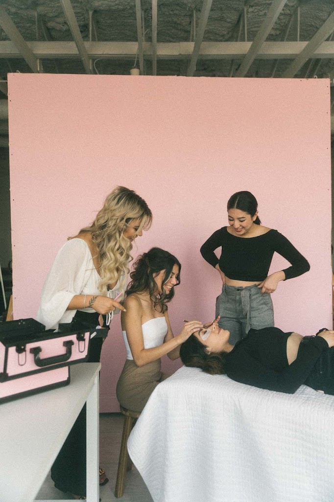 Aly’s Angel’s Lash Extensions Studio & Supplies 76244