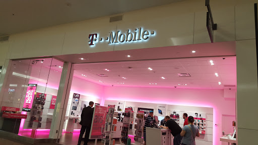 Cell Phone Store «T-Mobile», reviews and photos, 8251 Flying Cloud Dr Suite 2226, Eden Prairie, MN 55344, USA