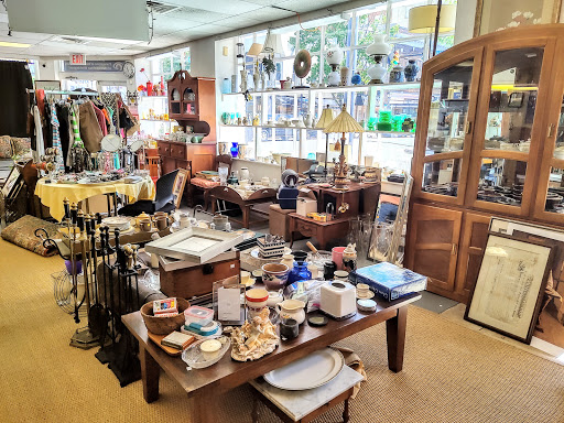 Thrift Store «Prevention of Blindness Society Look Again Resale Shop», reviews and photos, 900 King St, Alexandria, VA 22314, USA