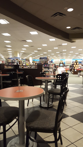 Book Store «Barnes & Noble», reviews and photos, 3100 Main St #1400, Maumee, OH 43537, USA