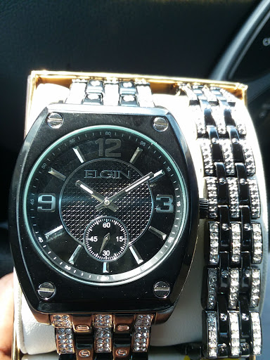 Shopping Mall «Washington Square Mall.», reviews and photos, 4849 W North Ave, Chicago, IL 60639, USA